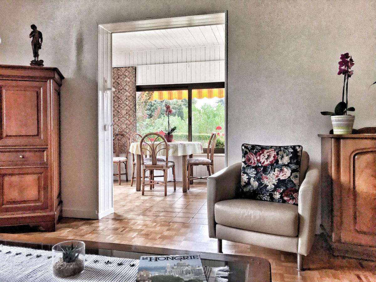 Lindo Lugar - Just A 7 Minute Walk From The Airport Bed & Breakfast Meyrin Dış mekan fotoğraf